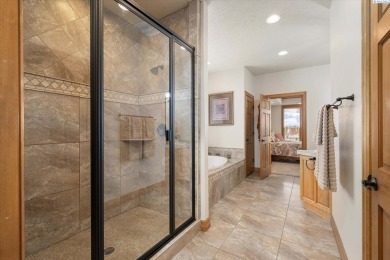 MLS# 284473 Custom built Parade Home that backs up to Horn on Horn Rapids Golf Club in Washington - for sale on GolfHomes.com, golf home, golf lot