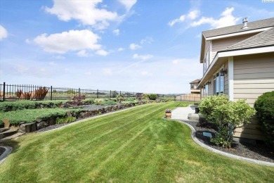 MLS# 284473 Custom built Parade Home that backs up to Horn on Horn Rapids Golf Club in Washington - for sale on GolfHomes.com, golf home, golf lot