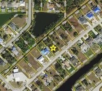 Adjacent lot (415 Boundary) is also for sale for an additional on Pinemoor West Golf Club in Florida - for sale on GolfHomes.com, golf home, golf lot