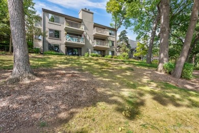 PREMIUM LAKE LOCATION! LAKE VIEWS FROM BALCONY, LIVING ROOM on Lake Barrington Shores Golf Course in Illinois - for sale on GolfHomes.com, golf home, golf lot