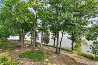 PREMIUM LAKE LOCATION! LAKE VIEWS FROM BALCONY, LIVING ROOM on Lake Barrington Shores Golf Course in Illinois - for sale on GolfHomes.com, golf home, golf lot