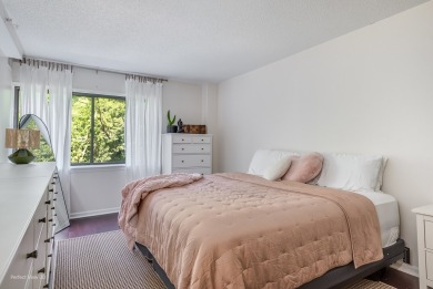 Welcome to 1800 Huntington Blvd Unit #203 - a beautifully on Hilldale Golf Club in Illinois - for sale on GolfHomes.com, golf home, golf lot