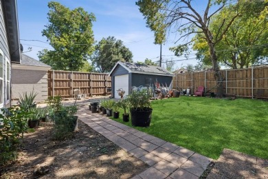 $2,000 Buyer Bonus!! Welcome to this beautifully remodeled on Stevens Park Golf Course in Texas - for sale on GolfHomes.com, golf home, golf lot