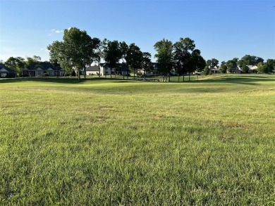 Rare golf course lot in Olde Stone under $200,000. Great view of on The Club At Olde Stone in Kentucky - for sale on GolfHomes.com, golf home, golf lot