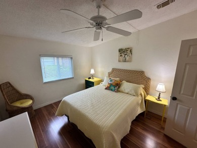 This 2-bedroom, 2 bathrooms Palm Harbor home is located on the on Del Tura Golf and Country Club in Florida - for sale on GolfHomes.com, golf home, golf lot