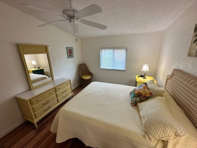 This 2-bedroom, 2 bathrooms Palm Harbor home is located on the on Del Tura Golf and Country Club in Florida - for sale on GolfHomes.com, golf home, golf lot