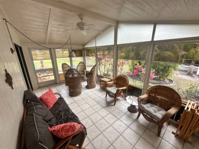 This 2-bedroom, 2 bathrooms Palm Harbor home is located on the on Del Tura Golf and Country Club in Florida - for sale on GolfHomes.com, golf home, golf lot