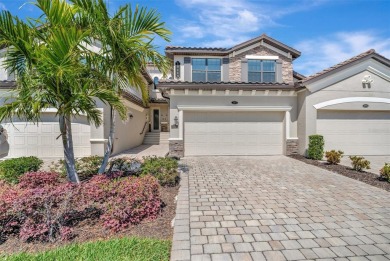 This stunning three-bedroom, two-bath second floor coach home on Lakewood National Golf Club in Florida - for sale on GolfHomes.com, golf home, golf lot