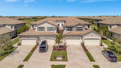 This stunning three-bedroom, two-bath second floor coach home on Lakewood National Golf Club in Florida - for sale on GolfHomes.com, golf home, golf lot