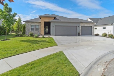 Beautifully crafted *better-than-new* custom home located in a on Eagle Legacy Golf Course in Idaho - for sale on GolfHomes.com, golf home, golf lot