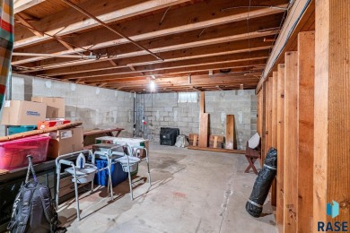 ORIGINAL OWER HOME! This 3+ bedroom ranch was custom built in on The Bridges At Beresford in South Dakota - for sale on GolfHomes.com, golf home, golf lot