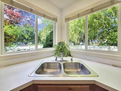 MLS# 284484 Welcome to this inviting, light, and bright on Horn Rapids Golf Club in Washington - for sale on GolfHomes.com, golf home, golf lot
