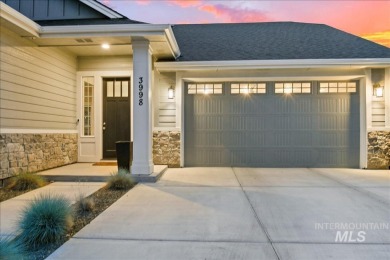 This immaculate single level home is located in a quiet on SpurWing Country Club in Idaho - for sale on GolfHomes.com, golf home, golf lot