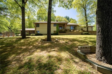 This spacious 3-level home offers tons of room for everyone & on Bella Vista Country Club - Berksdale in Arkansas - for sale on GolfHomes.com, golf home, golf lot