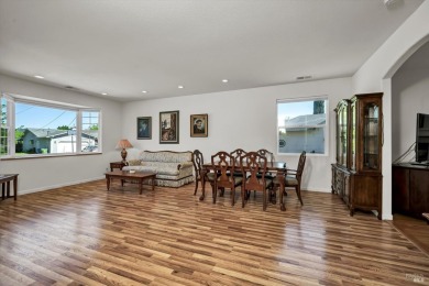Gorgeous, single level Hidden Valley Lake home hits all the on Hidden Valley Lake Golf and Country Club in California - for sale on GolfHomes.com, golf home, golf lot