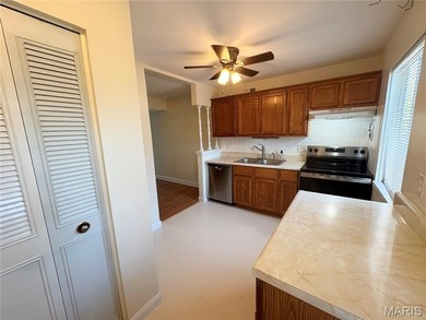 It's almost Lake Life Season! Just move into this 2nd floor on Lake Saint Louis Par 3 in Missouri - for sale on GolfHomes.com, golf home, golf lot