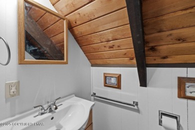 Charming Chalet in Pocono Farms Country Club. Welcome to this on Pocono Farms Country Club in Pennsylvania - for sale on GolfHomes.com, golf home, golf lot