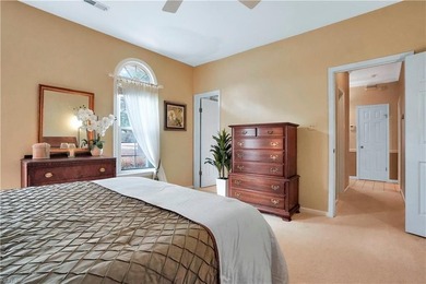 End-unit townhome overlooking the Kempsville Greens Golf Course on Kempsville Greens Municipal Golf Course in Virginia - for sale on GolfHomes.com, golf home, golf lot