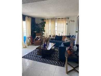 Highly motivated seller offering concessions for the long on Inverrary Country Club in Florida - for sale on GolfHomes.com, golf home, golf lot