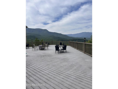 This 2-bedroom 1 bath luxury condo can accommodate up to 6 on Bent Creek Golf Course in Tennessee - for sale on GolfHomes.com, golf home, golf lot