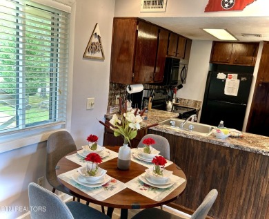 This 2-bedroom 1 bath luxury condo can accommodate up to 6 on Bent Creek Golf Course in Tennessee - for sale on GolfHomes.com, golf home, golf lot