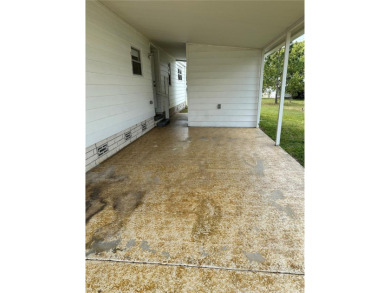 55+ gated golf course community.  (PRICE REDUCED) Newly updated on Zellwood Station Country Club in Florida - for sale on GolfHomes.com, golf home, golf lot