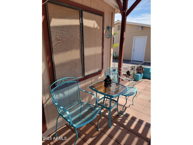 This is a lovely 2 bedroom 2 bath partially furnished home on 3 Parks Fairways in Arizona - for sale on GolfHomes.com, golf home, golf lot