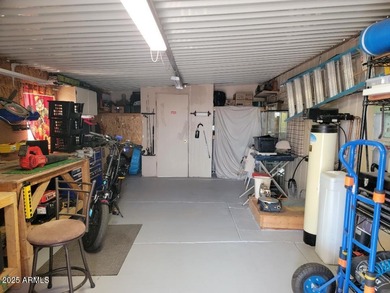 This is a lovely 2 bedroom 2 bath partially furnished home on 3 Parks Fairways in Arizona - for sale on GolfHomes.com, golf home, golf lot