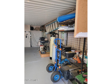 This is a lovely 2 bedroom 2 bath partially furnished home on 3 Parks Fairways in Arizona - for sale on GolfHomes.com, golf home, golf lot