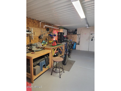 This is a lovely 2 bedroom 2 bath partially furnished home on 3 Parks Fairways in Arizona - for sale on GolfHomes.com, golf home, golf lot