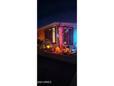 This is a lovely 2 bedroom 2 bath partially furnished home on 3 Parks Fairways in Arizona - for sale on GolfHomes.com, golf home, golf lot