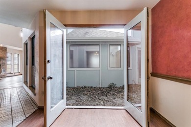 This 3-bedroom, 2.5-bath home with a 2-car garage offers great on Trophy Club of Dallas in Texas - for sale on GolfHomes.com, golf home, golf lot