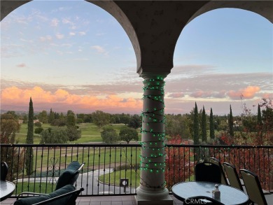 Beautiful *Castilla* model condo is a bright and clean condo on Laguna Woods Village Golf Course in California - for sale on GolfHomes.com, golf home, golf lot