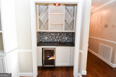 Welcome to refined golf course living in this beautifully on Reynolds Lake Oconee - The Landing in Georgia - for sale on GolfHomes.com, golf home, golf lot