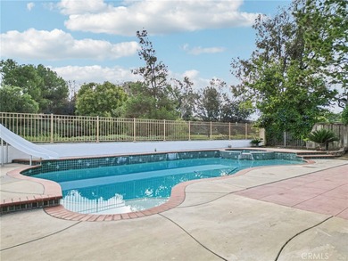 VERY LOW TAXES.  VERY LOW HOA. OWNED SOLAR. POOL HOME- On a Cul on Temeku Hills Golf and Country Club in California - for sale on GolfHomes.com, golf home, golf lot