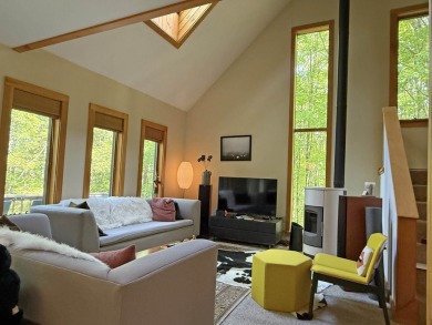 Great Chimney Hill vacation home in Lower B section. Super on Hermitage Club Golf Course in Vermont - for sale on GolfHomes.com, golf home, golf lot