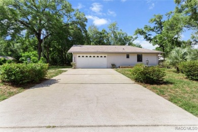 MULTIPLE OFFERS.  Highest and best offers by noon Monday 7/2 on Citrus Springs Country Club in Florida - for sale on GolfHomes.com, golf home, golf lot