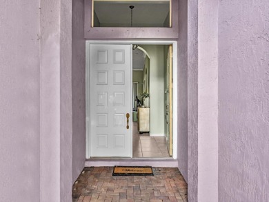 Great home in popular Aberdeen Country Club! 2 bedroom plus on Aberdeen Golf and Country Club in Florida - for sale on GolfHomes.com, golf home, golf lot