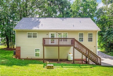 Fully updated in 2025 from top to bottom, this stunning 3BR/2BA on Lake Louise Golf Club in North Carolina - for sale on GolfHomes.com, golf home, golf lot