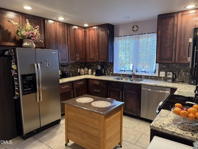 2BR 2BA home in the wonderful gated community of Carolina Trace! on Carolina Trace Country Club in North Carolina - for sale on GolfHomes.com, golf home, golf lot