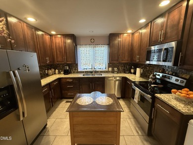 2BR 2BA home in the wonderful gated community of Carolina Trace! on Carolina Trace Country Club in North Carolina - for sale on GolfHomes.com, golf home, golf lot