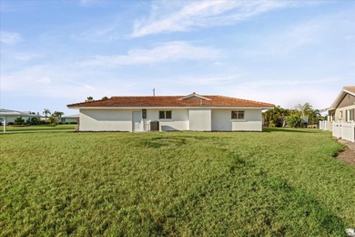 BRAND NEW VINYL PRIVACY FENCE JUST INSTALLED IN BACK YARD! THIS on Village Green Golf Club of Sarasota in Florida - for sale on GolfHomes.com, golf home, golf lot