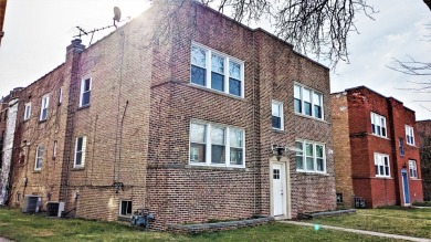 Bright & specious recently rehabbed 2nd floor 2 bed/1bath unit on Robert Black Golf Course in Illinois - for sale on GolfHomes.com, golf home, golf lot