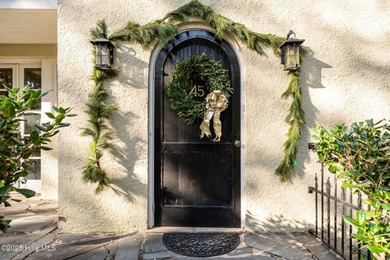 This is a fantastic opportunity to live in Old Town Pinehurst on Pinehurst Resort and Country Club in North Carolina - for sale on GolfHomes.com, golf home, golf lot