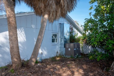 Now is your chance to get one of the lowest priced pool homes in on Rotonda Golf and Country Club The Links Course in Florida - for sale on GolfHomes.com, golf home, golf lot