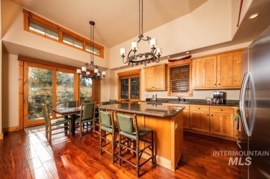 Turnkey McCall Getaway--- Enjoy effortless living in beautiful on McCall Municipal Golf Course in Idaho - for sale on GolfHomes.com, golf home, golf lot