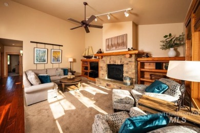 Turnkey McCall Getaway--- Enjoy effortless living in beautiful on McCall Municipal Golf Course in Idaho - for sale on GolfHomes.com, golf home, golf lot