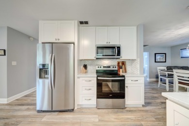 ***STUNNING REMODEL IN COLONY CLUB***
Discover modern elegance on Holiday Golf Club in Florida - for sale on GolfHomes.com, golf home, golf lot