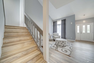 ***STUNNING REMODEL IN COLONY CLUB***
Discover modern elegance on Holiday Golf Club in Florida - for sale on GolfHomes.com, golf home, golf lot