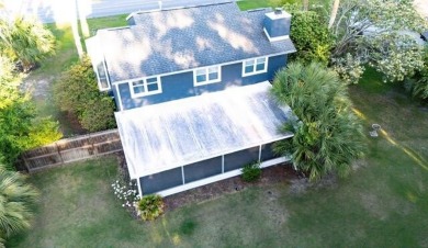 ***STUNNING REMODEL IN COLONY CLUB***
Discover modern elegance on Holiday Golf Club in Florida - for sale on GolfHomes.com, golf home, golf lot